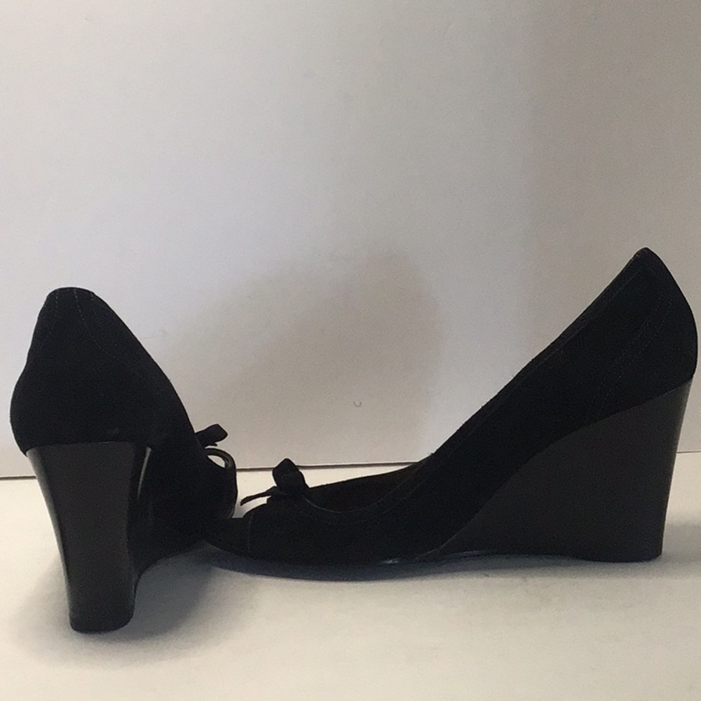 💥💥 J. CREW 💥💥.                       SUEDE PEEP TOE WEDGE